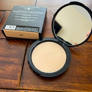 KVD Lock-it Finishing Powder Fillable color Light
